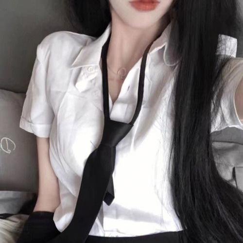 哈兰·科本的庇护所 海报